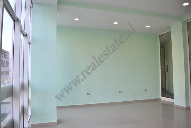 Office space for rent it Bajram Curri Boulevard in Tirana, Albania.
It is positioned on the second 